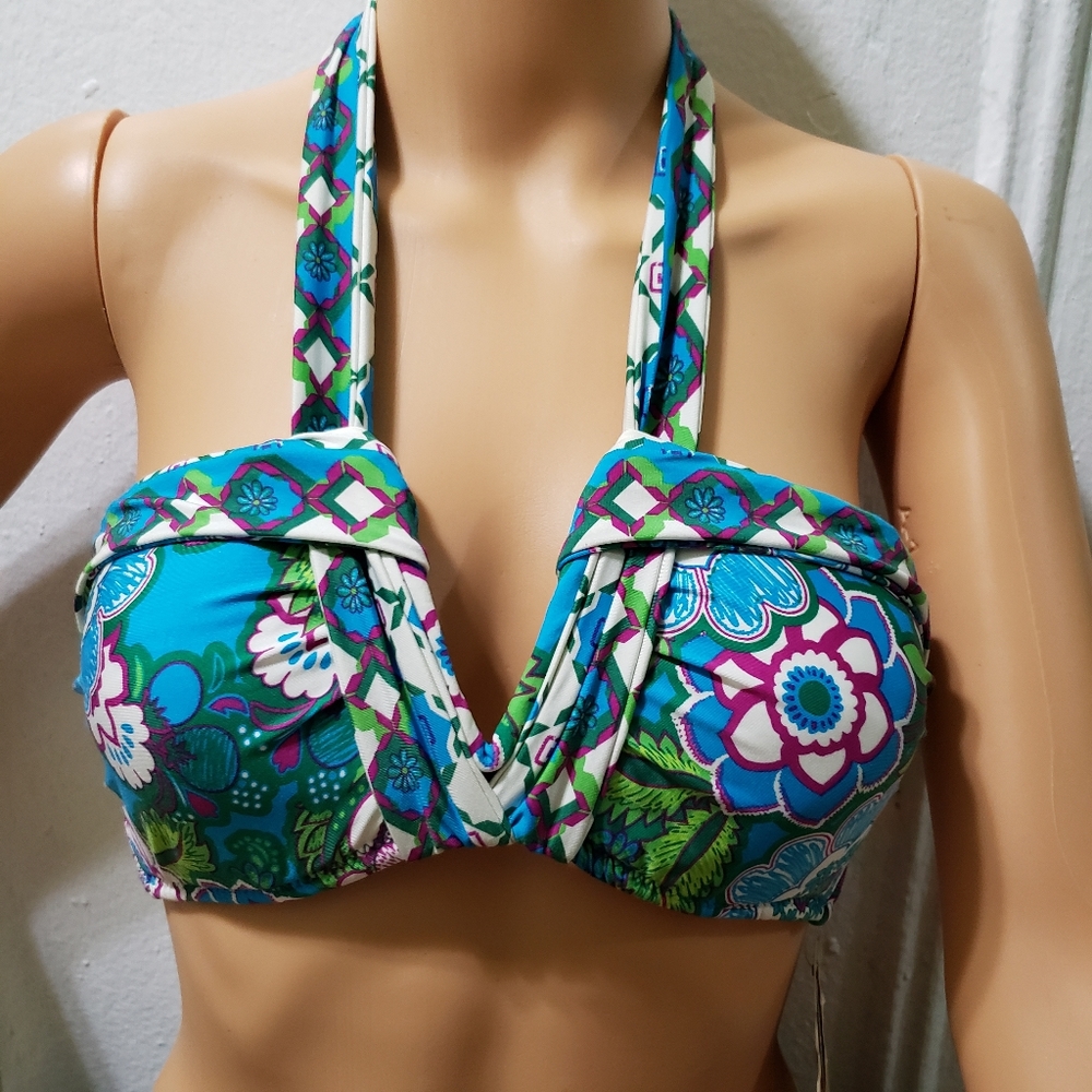 Becca one peace Bikini top size Medium